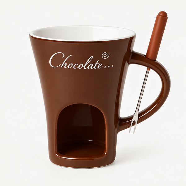 Illustration : mug à fondue au chocolat brun, intérieur blanc, inscription « Chocolate… » (visuel d’illustration, photo réelle à venir)